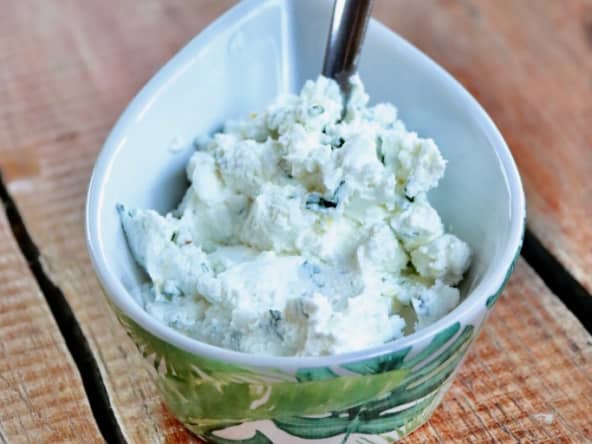 Dips de fromage de chèvre au citron