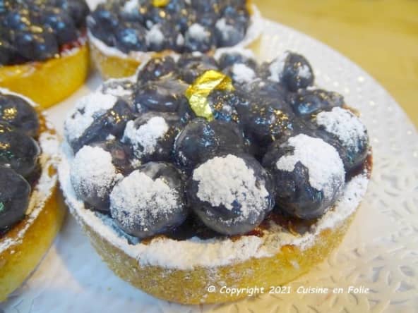 Tartelettes aux myrtilles, crème d'amande, confit de myrtilles