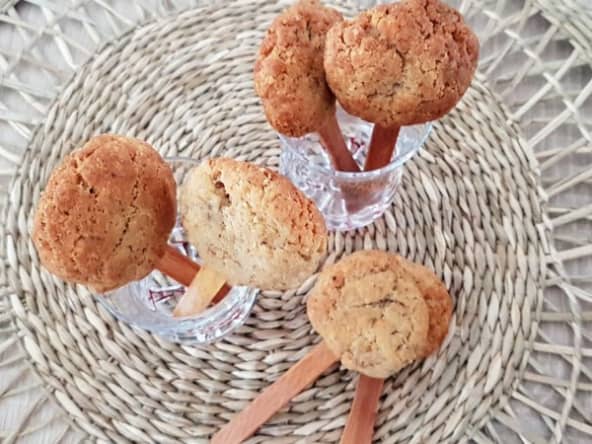Biscuits salés pour apéro aux noix et au parmesan