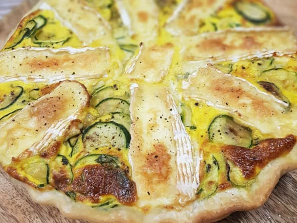 Tarte sans gluten courgettes, camembert et basilic