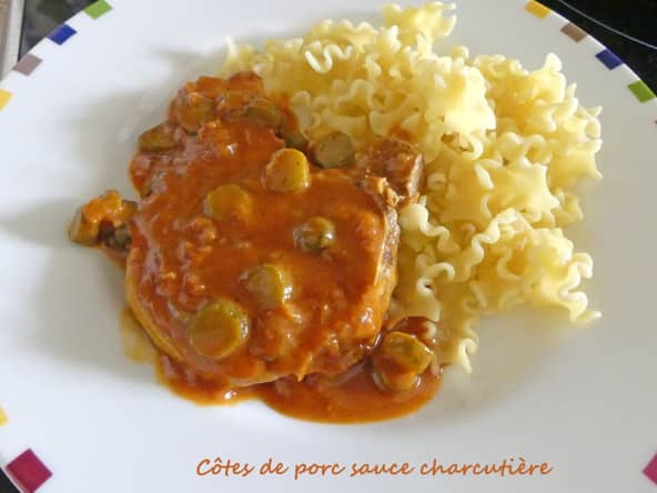 Côtes de porc sauce charcutière