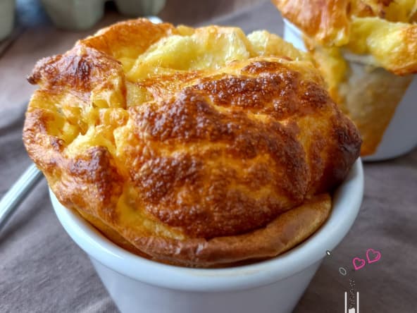 Soufflé facile et rapide au reblochon sans monter les blancs