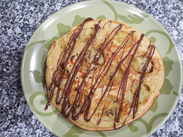 Pancake géant aux bananes rôties topping au Nutella