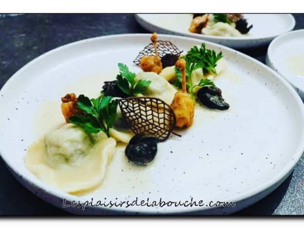 Ravioles escargots et grenouille, crème à l'ail