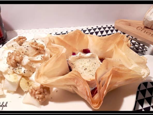 Feuilleté au confit d’oignons et chèvre