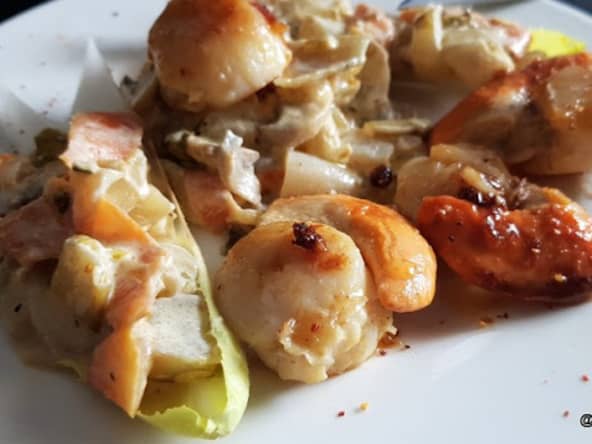 St Jacques rôties et poêlée d'endives aux champignons