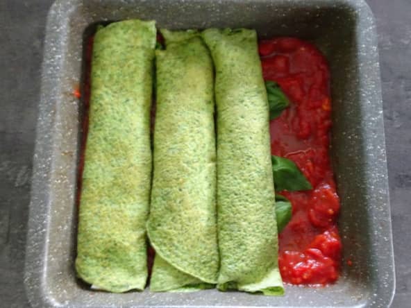 Crespelle aux épinards dans une sauce tomate de Simone Zanoni