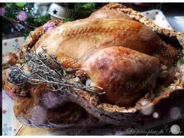 Poularde de noël rôtie en croûte de sel