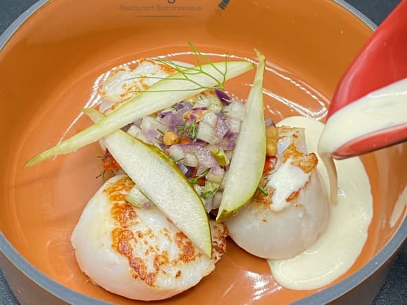 Terre et mer de Saint-Jacques et son chutney ibérique pour les fêtes