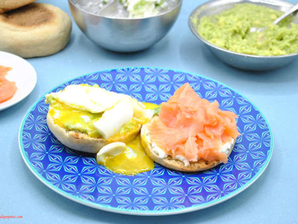 Muffins salés avocat-œuf et mozzarella-saumon