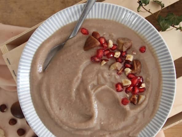 Velouté de chou-fleur, châtaignes et noisettes