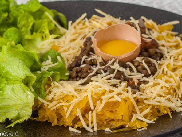 Courge spaghetti aux lentilles et oeuf