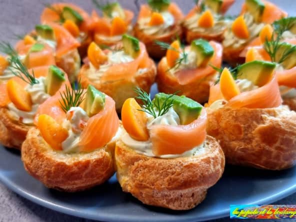Couronne de choux à la crème d'avocat et saumon pour les fêtes