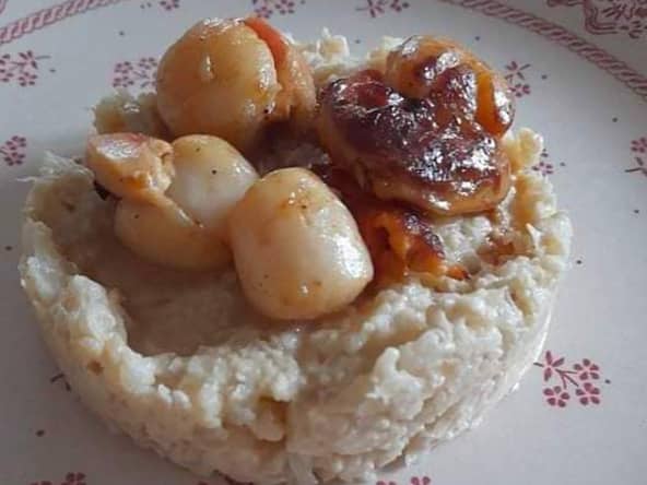 Noix de Saint-Jacques sur lit de chou-fleur