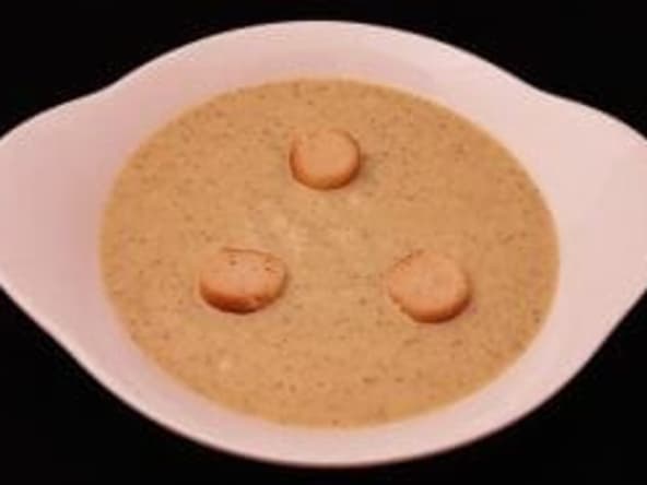 Velouté d'hiver avec brocolis, patate douce et pommes de terre