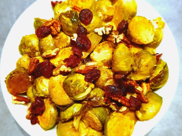 Accompagnement : choux de Bruxelles, cranberries et noix de pécan