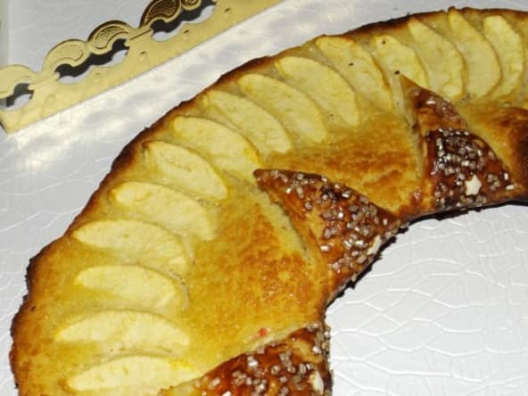 Tarte couronne des rois pomme et frangipane