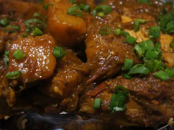 Poulet massalé aux pommes de terre comme on le cuisine à La Réunion