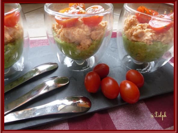 Verrines d’œufs à la truite fumée et à l’avocat