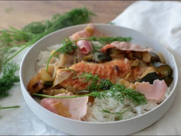 One pot de poulet, lait de coco, poireaux, courgettes et bacon