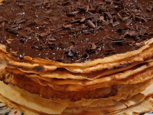 Gâteau de crêpes pommes-caramel sans gluten pour Mardi Gras