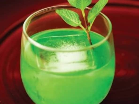 Mint Green Old Fashioned : un cocktail vert avec de la gelée de menthe