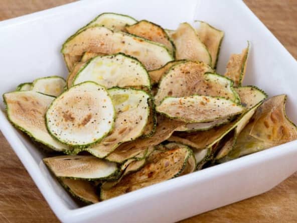 Vous allez adorer ces chips de courgette au four - Recette régime