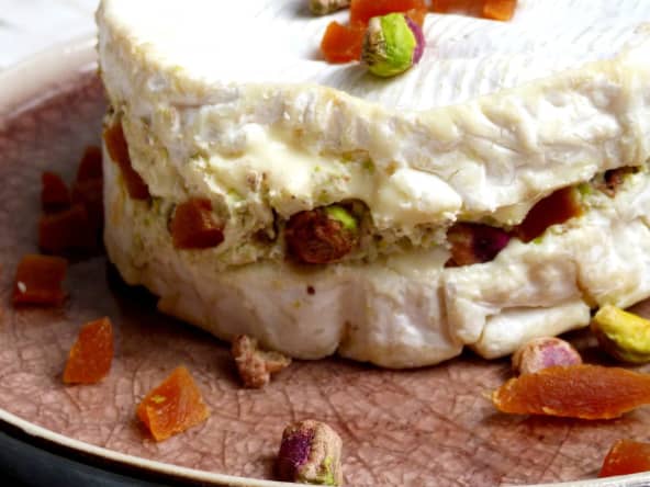 Camembert farci aux pistaches,mascarpone et abricots secs