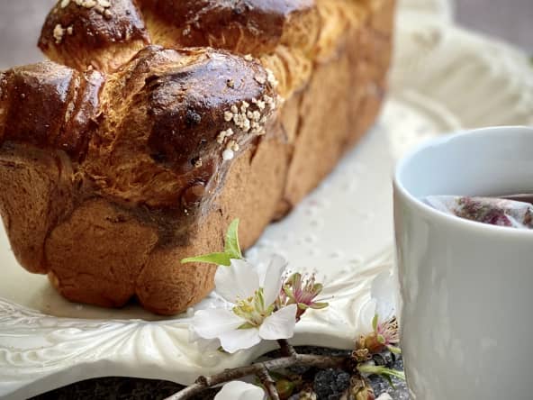 Brioche tressée parfumée à la fleur d'oranger