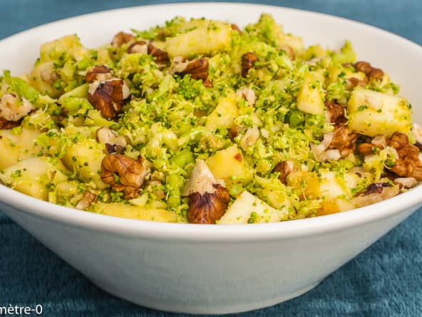 Taboulé de brocolis, pommes et noix