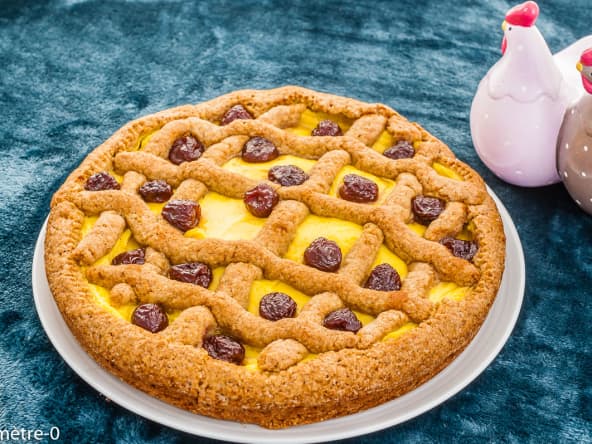Gâteau italien de Pâques à la crème et aux cerises amarene