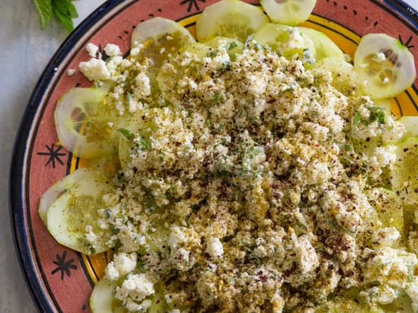 Salade fraîcheur de concombre, feta et zaatar