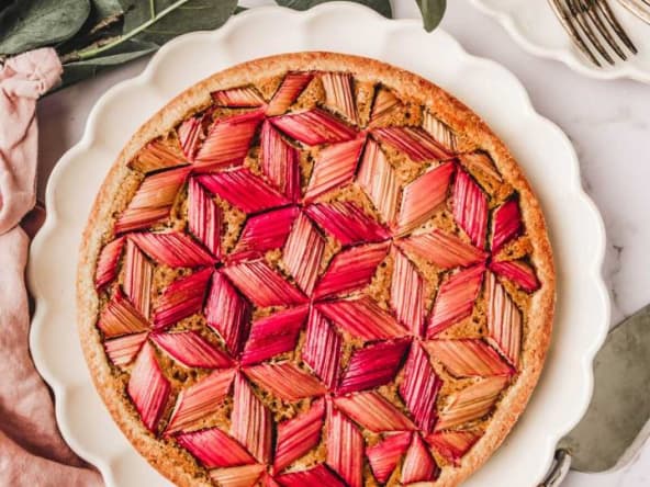 Tarte rhubarbe et crème d'amande façon tarte graphique