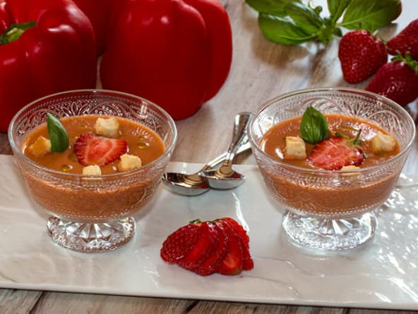Gaspacho, fraises et poivrons