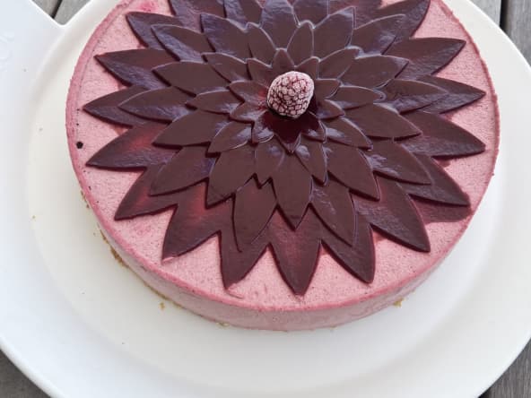 Bavarois riche en framboises et sa fleur en gelée