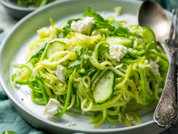 Salade de courgettes concombre et fromage