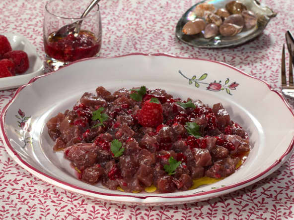 Tartare de thon, vinaigrette aux framboises