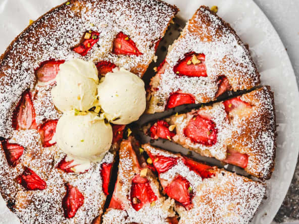 Meilleur gâteau moelleux aux fraises super facile et fondant