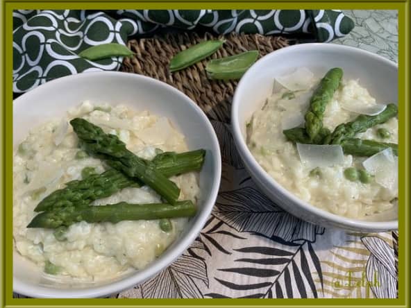 Risotto printanier aux asperges vertes, petits pois et parmesan