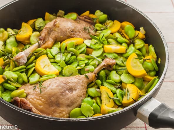 Confit de canard et poêlée aux courgettes et aux fèves