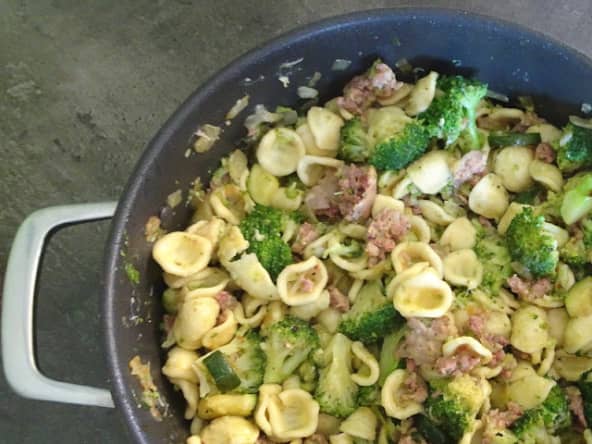 Orechiette, saucisse et pesto d'ail des ours