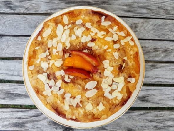 Gâteau quatre-quart allégé aux nectarines et amandes efillées