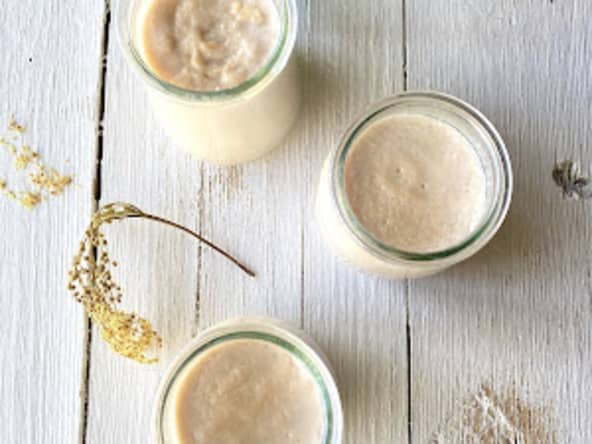 Petit pot de crème à la fleur reine-des-prés