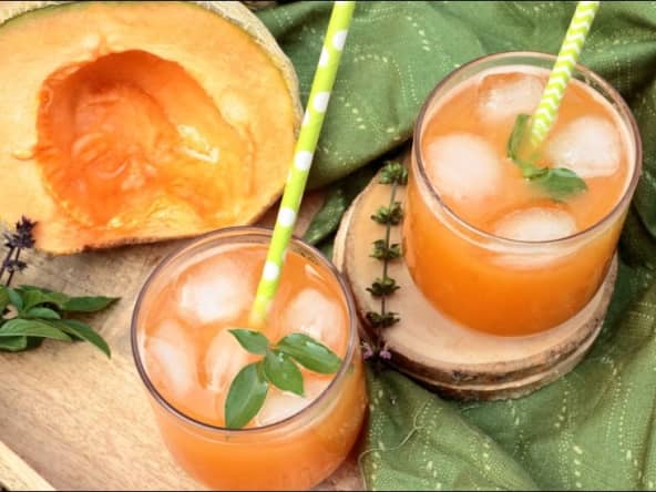Agua fresca au melon et touche de basilic