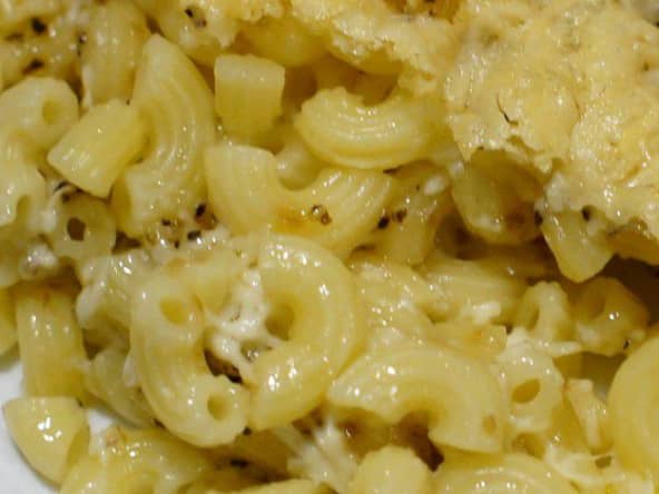 Gratin de pâtes coquillettes au parmesan sans béchamel