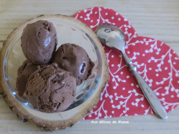 Glace au chocolat noir, à  la sorbetière