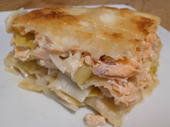 Lasagnes fondantes aux poireaux, saumon et mozzarella