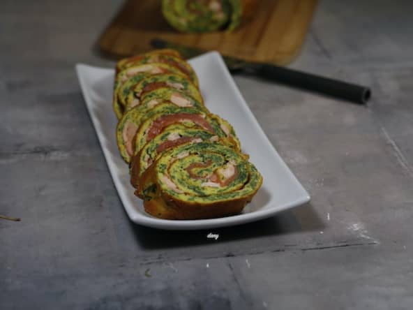 Roulé aux deux saumons (saumon frais et saumon fumé) et aux épinards