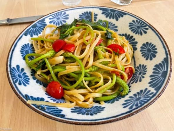 Linguine aux asperges sauvages et basilic thaï