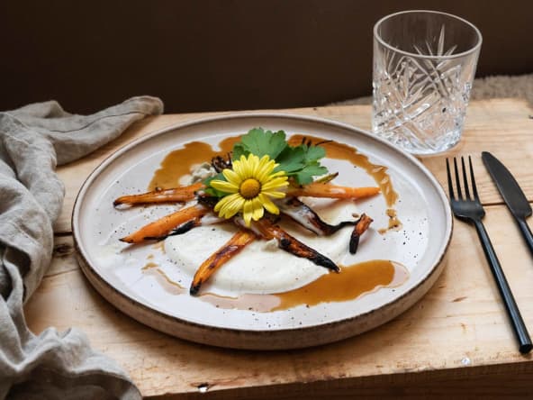Carottes rôties au sirop d’érable, yaourt inspiration Moyen-Orient et sauce Shropshire